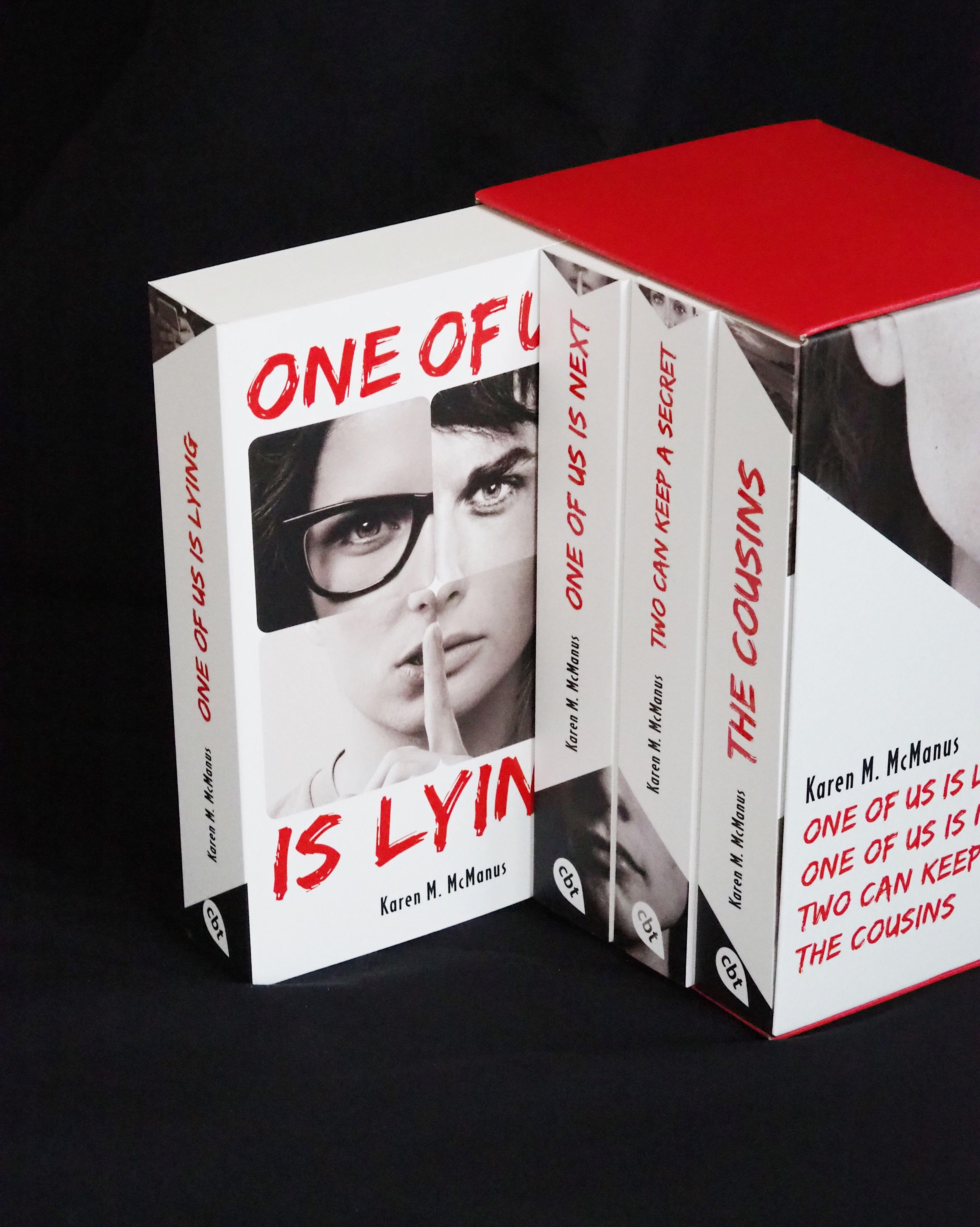 Karen M. McManus: Vier Bände im Taschenbuch-Schuber: One of us is lying, One of us is next, Two can keep a secret, The Cousins